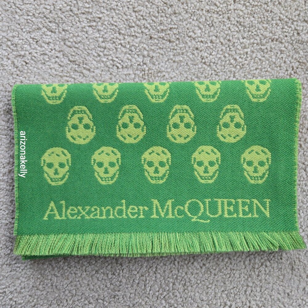 NWOT McQueen Wool Reversible Skull Scarf Kelly Green/Lime Green - Picture 6 of 12